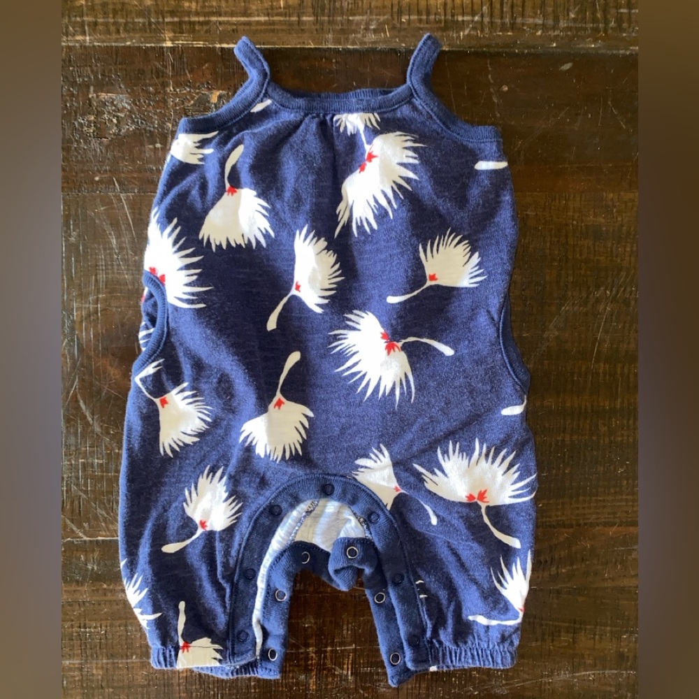 Old Navy one piece tank top. Size 3 month